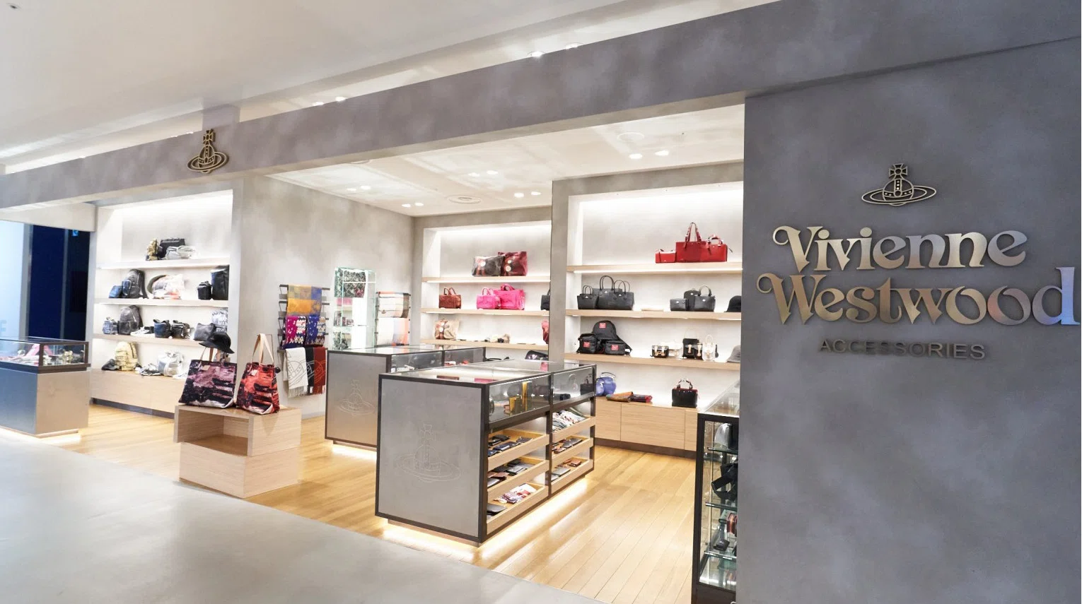 Banner 1 - Vivienne Westwood Schweiz