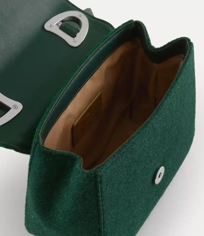 Linda Medium Crossbody Linda Medium Crossbody