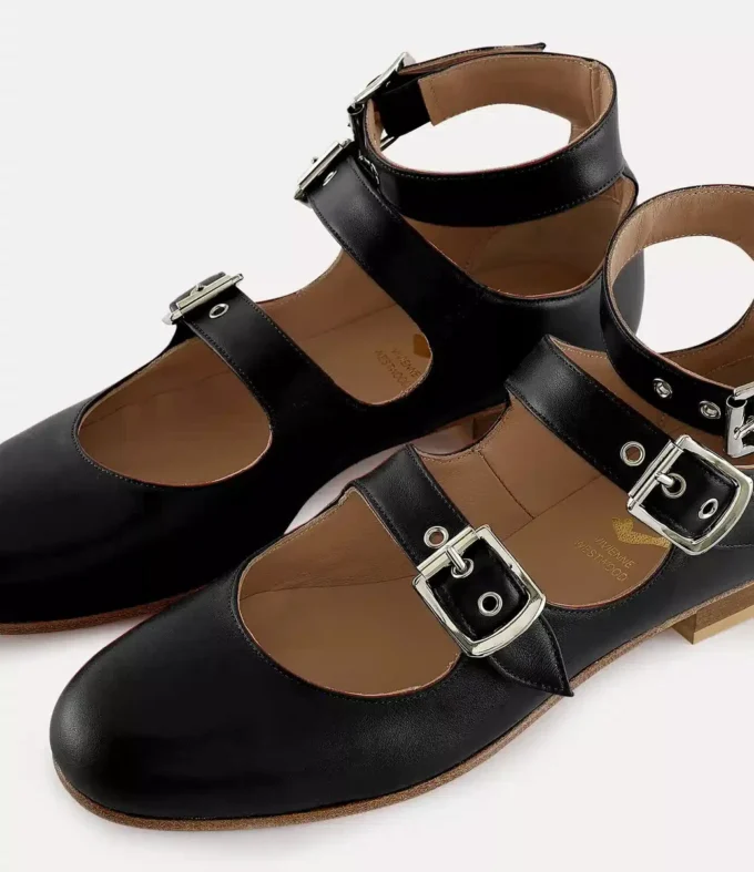 Römische Sandalen mit drei Riemen